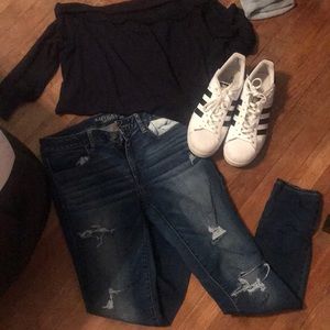 Distressed Dark Wash American Eagle Jeggings
